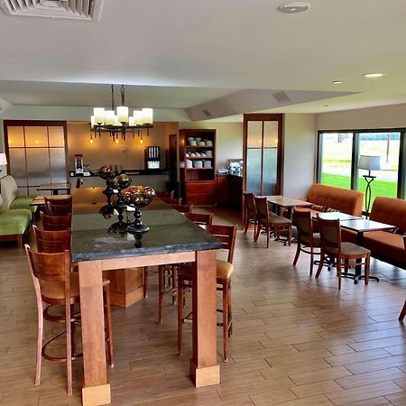 Country Inn & Suites By Radisson, Sandusky South, Oh Milan Bagian luar foto