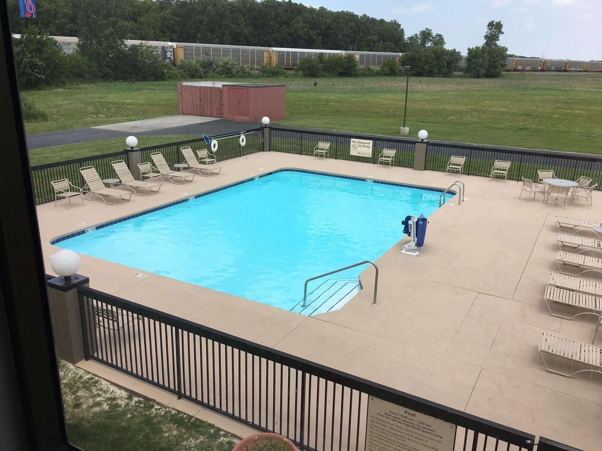 Country Inn & Suites By Radisson, Sandusky South, Oh Milan Bagian luar foto