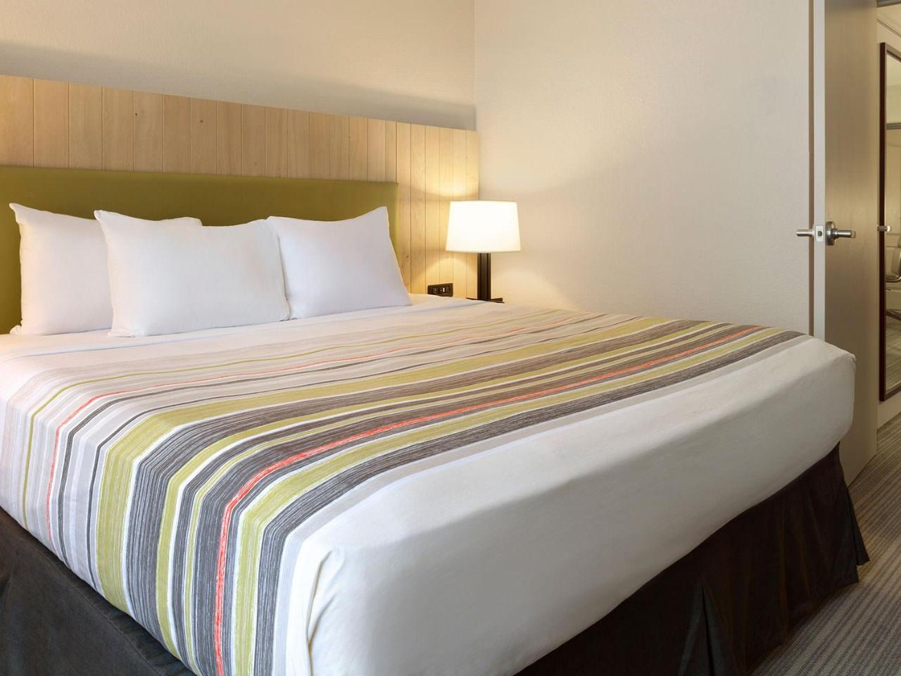 Country Inn & Suites By Radisson, Sandusky South, Oh Milan Bagian luar foto